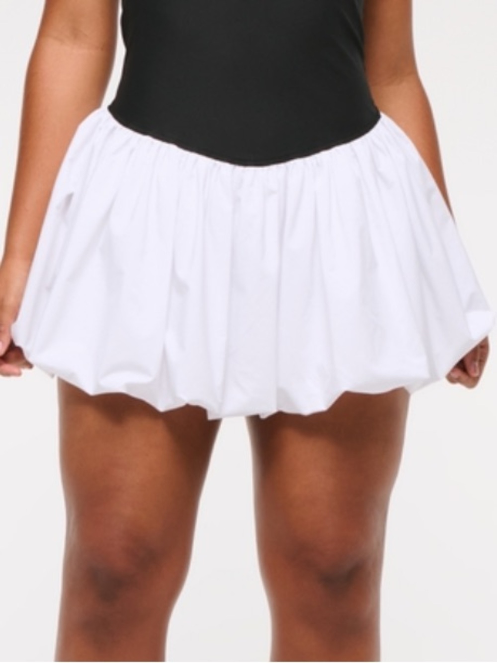 Abercrombie and Fitch Mid Rise Bubble
Mini Skort